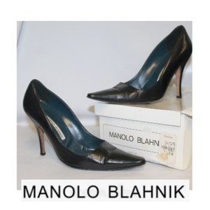 Black Manolo Blahnik Size 7.5 Pointed Toe Leather Pump Heels Shoes